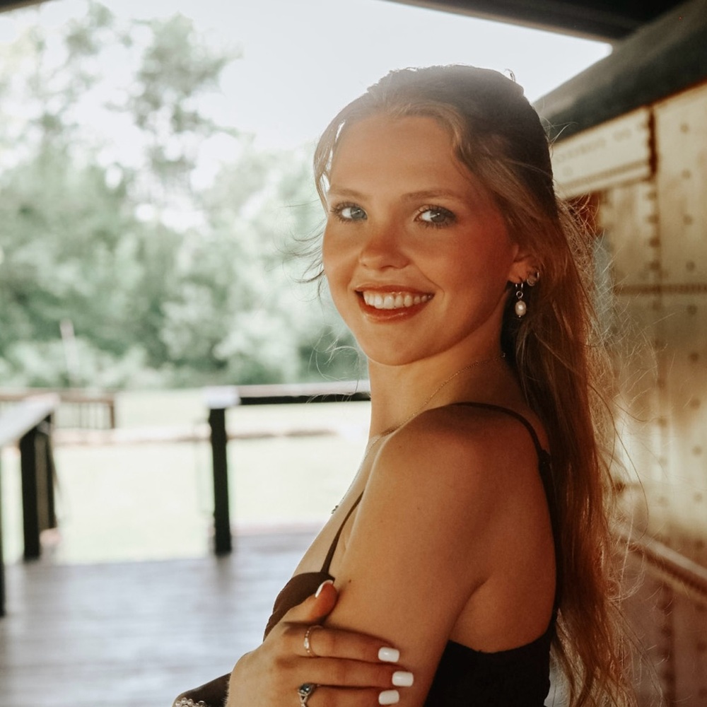 Meet your Posher, Kayla